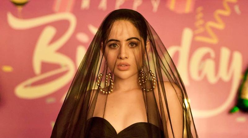 সাজপোশাকের কারণেই কী একের পর এক কাজ বাতিল হয়েছে  উরফির?