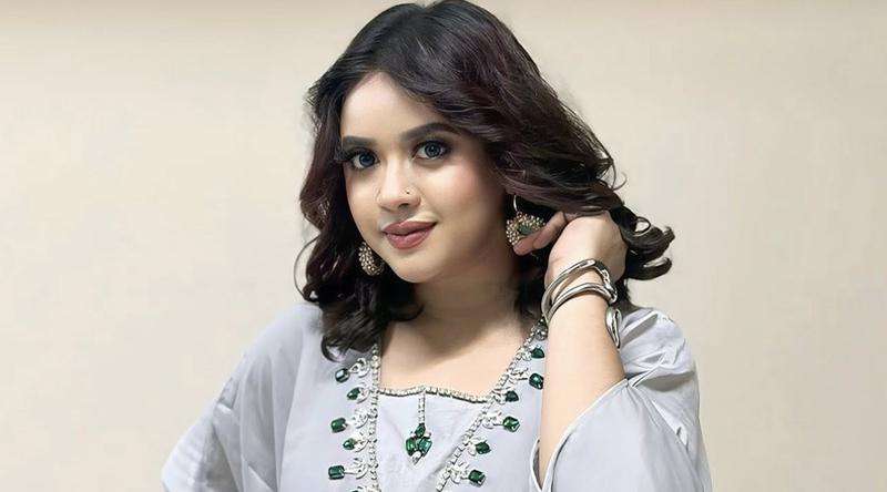 কুয়ালালামপুর মাতাবেন সংগীতশিল্পী ঐশী