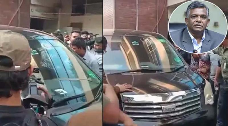 চুপিসারে বিসিবি ছাড়লেন বুলবুল