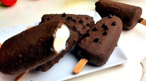 বাড়িতে সহজেই বানিয়ে নিন চকবার আইসক্রিম