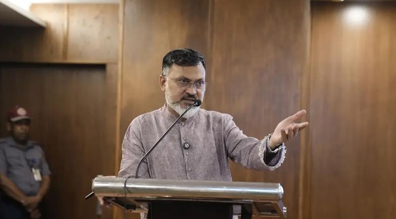 পথচারীদের নিরাপত্তার জন্য ফুটপাত দখলমুক্ত করার কাজ শুরু করেছি: ডিএনসিসি প্রশাসক