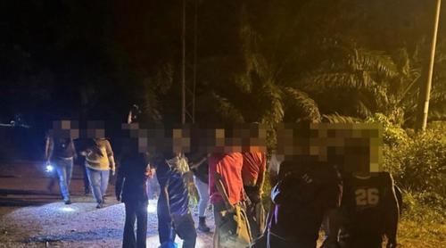 মালয়েশিয়ায় বিশেষ অভিযান, বাংলাদেশিসহ অবৈধ ২১ অভিবাসী গ্রেপ্তার