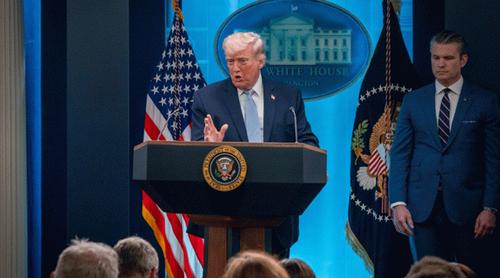 খোদ ঈশ্বরই চাইছেন ইরানে বোমা ফেলুক আমেরিকা, দাবি ট্রাম্পের