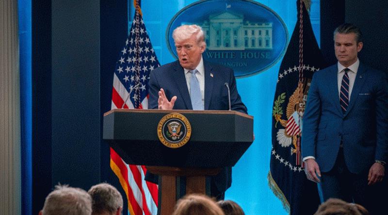 খোদ ঈশ্বরই চাইছেন ইরানে বোমা ফেলুক আমেরিকা, দাবি ট্রাম্পের