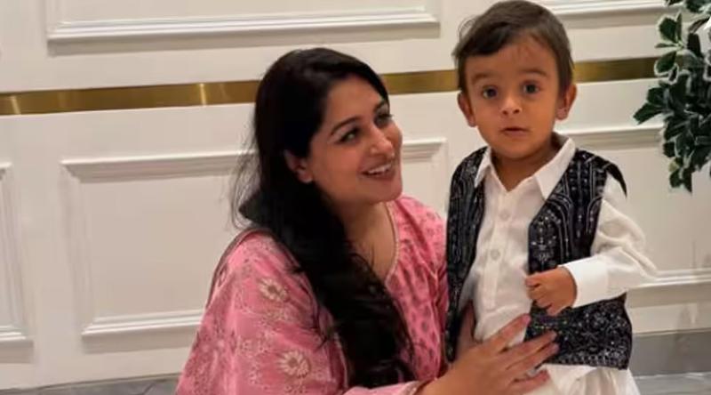 অসুস্থতার মাঝেই ছেলেকে ধর্মীয় শিক্ষা দিলেন দীপিকা কক্কর