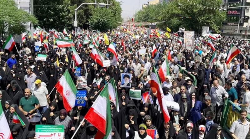 যুদ্ধবিরতির ঘোষণায় ক্ষোভ প্রকাশ ইরানিদের