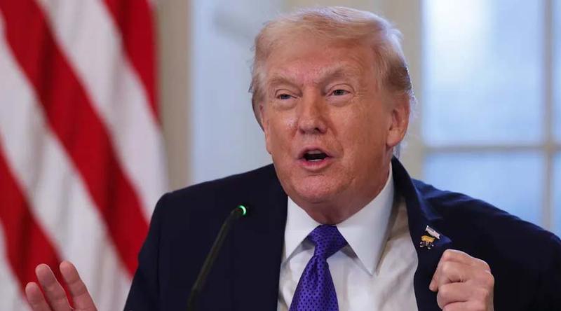 হরমুজে জাহাজ জট নিরসনে সহায়তা করবে যুক্তরাষ্ট্র, অনেক আয় হবে: ট্রাম্প