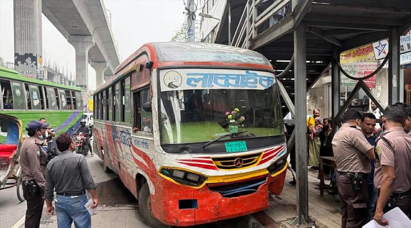 ফার্মগেটে লাব্বাইক পরিবহনের ধাক্কায় সিএনজি চালক নিহত
