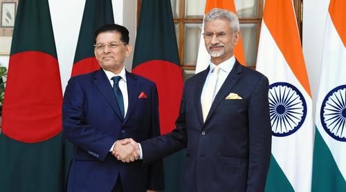 দ্বিপাক্ষিক সম্পর্ক শক্তিশালী ও ঘনিষ্ঠ যোগাযোগে একমত ঢাকা-দিল্লি