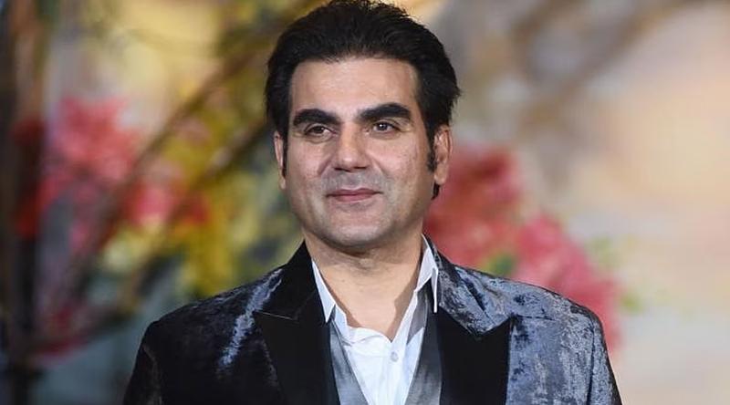 ছেলে-স্ত্রীর সঙ্গে হাসপাতালে আরবাজ খান