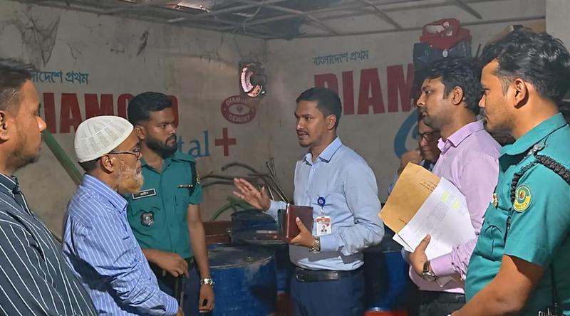 চট্টগ্রামে ২ হাজার লিটার অবৈধভাবে মজুত অকটেন জব্দ, দেড় লাখ টাকা জরিমানা