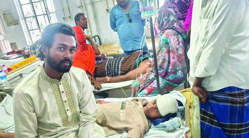 নড়াইলে টিকটক ও ফ্রি-ফায়ার নিয়ে ২ পক্ষের সংঘর্ষ, আহত ১০