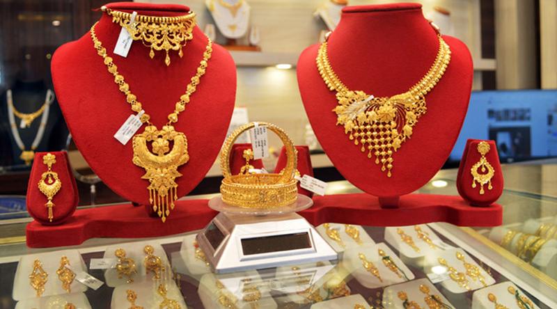 দেশের বাজারে আজ কত টাকা ভরিতে বিক্রি হচ্ছে স্বর্ণ ও রুপা