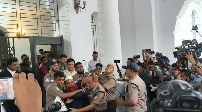 আবু সাইদ হত্যা মামলার রায়ের পর আসামিদের হট্টগোল, ‘জয় বাংলা’ স্লোগান