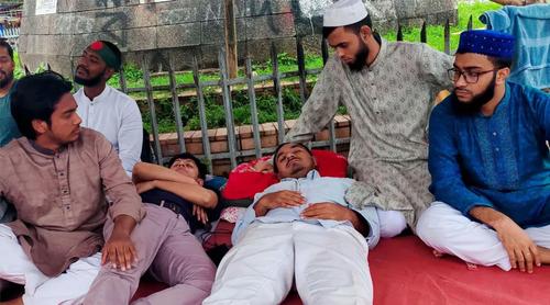 জুলাই সনদ ও গণভোটের রায় বাস্তবায়নের দাবিতে ঢাবি শিক্ষার্থীর অনশনের ২৩ ঘণ্টা