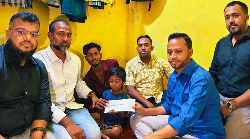 শিশু রাতুল ও পানি বিক্রেতা বৃদ্ধ শাহানুরের পাশে দাঁড়ালেন প্রধানমন্ত্রী তারেক রহমান