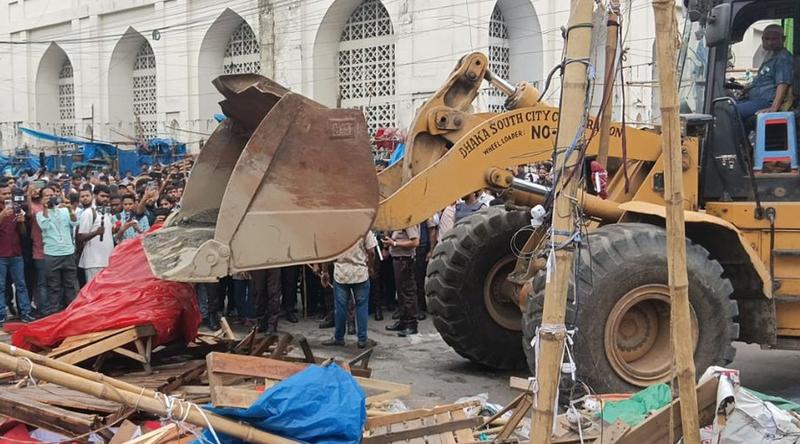 সায়েদাবাদে ১০০ বাস কাউন্টার সিলগালা, গুলিস্তানে ফুটপাত উদ্ধার