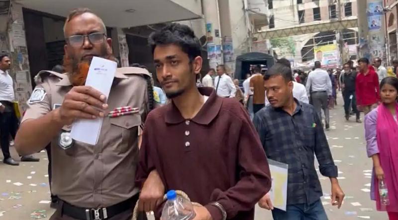 ঢাবির ছাত্রদলের বহিষ্কৃত নেতা ২ দিনের রিমান্ডে