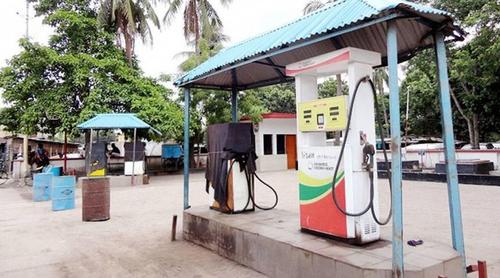 নারায়ণগঞ্জের মেঘনা ডিপো থেকে ৪৫০০ লিটার পেট্রোল জব্দ