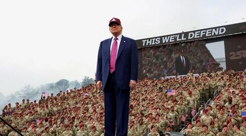 জাহাজ থেকে টোল আদায় না করতে ইরানকে ট্রাম্পের হুঁশিয়ারি