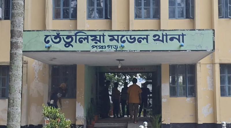 পুলিশের মাথা ফাটিয়ে পালালেন আসামি