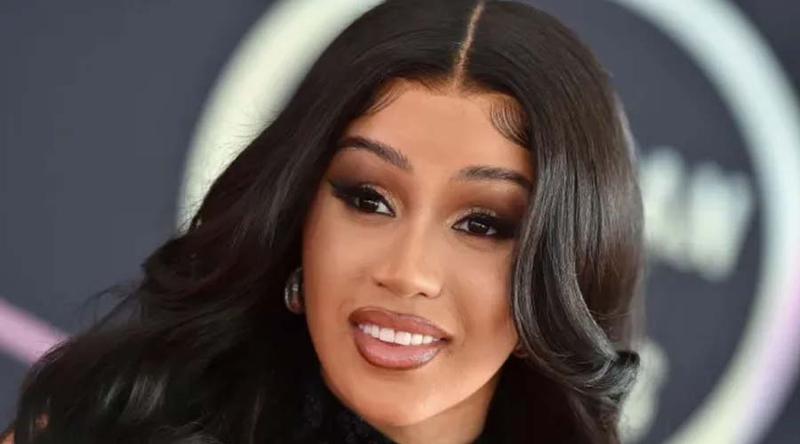 প্রতারণার শিকার র‍্যাপার কার্ডি বি, হারানো ক্রেডিট কার্ড থেকে মুহূর্তেই খরচ ৭৩ লাখ