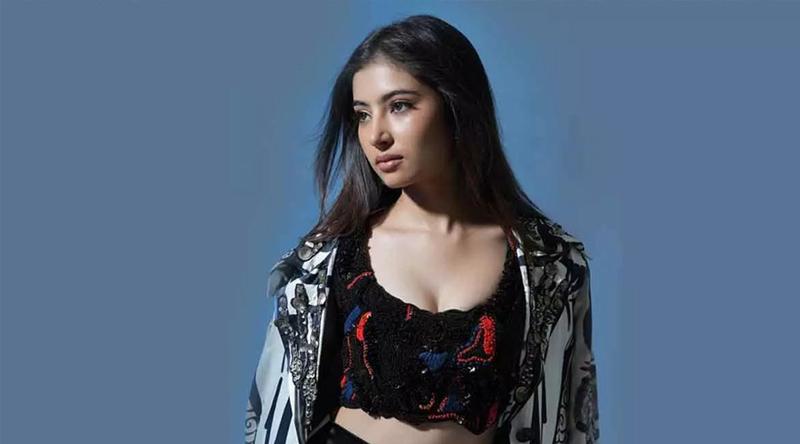 ‘ধুরন্ধর’ সাফল্যে এবার মধুবালার বায়োপিকে সারা?