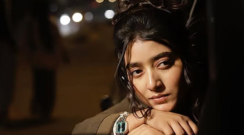 ‘শেষ পর্যন্ত সবাই একা’ পোস্টে আলোচনায় আরাত্রিকা