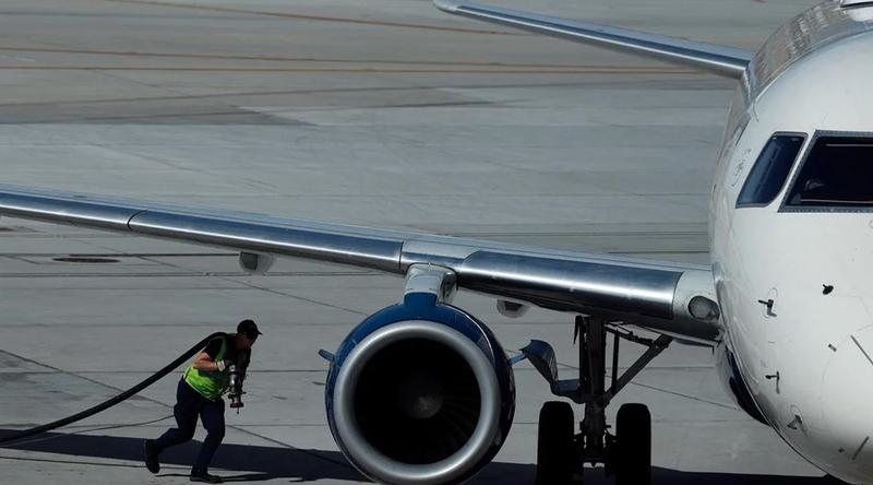 হরমুজ প্রণালি না খুললে জেট জ্বালানির সংকটে পড়বে ইউরোপ