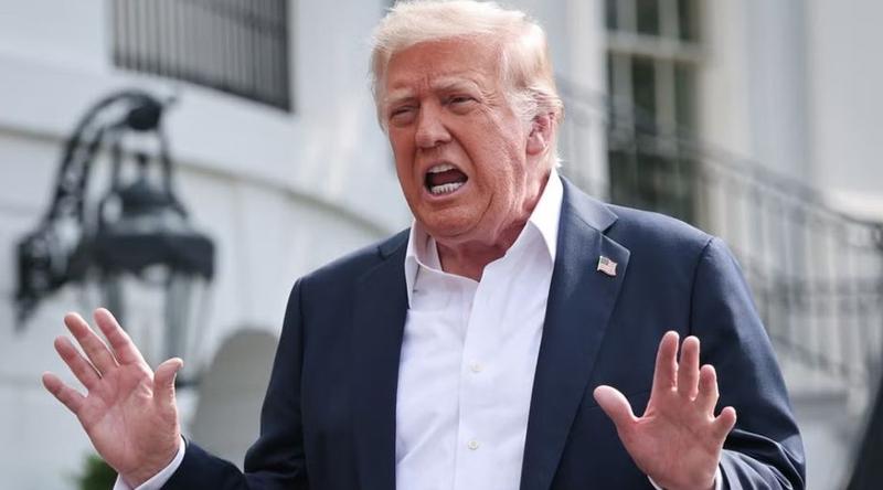 যুদ্ধজাহাজ অস্ত্রসজ্জিত হচ্ছে, আলোচনা ব্যর্থ হলে ইরানে ফের হামলা শুরু: ডোনাল্ড ট্রাম্প