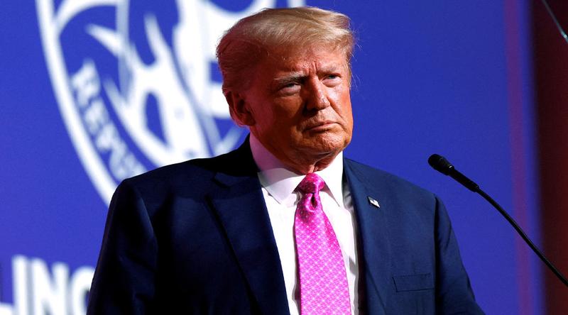 আলোচনা শুরু হতেই ট্রাম্পের পোস্ট, ইরান ‘ভয়াবহভাবে হারছে’