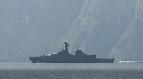 হরমুজ প্রণালি অতিক্রম করল ২টি মার্কিন যুদ্ধজাহাজ?