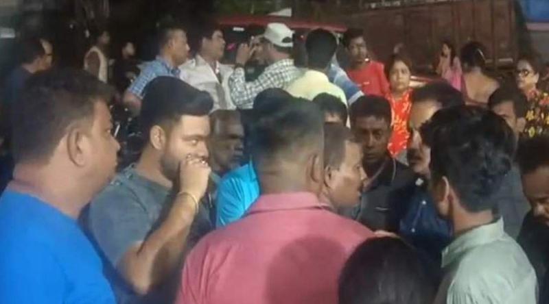 কলকাতার উত্তর ২৪ পরগনায় জয় বাংলা স্লোগান দেওয়ায় বৃদ্ধা ও যুবককে পিটুনি