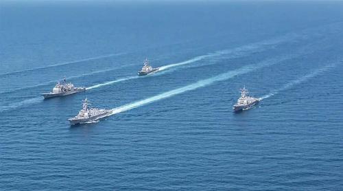 হরমুজ প্রণালি থেকে মাইন অপসারণে তৎপর মার্কিন প্রতিরক্ষা বাহিনী