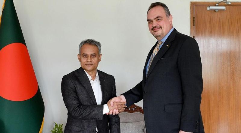 সড়ক পরিবহণমন্ত্রীর সঙ্গে মার্কিন রাষ্ট্রদূতের সৌজন্য সাক্ষাৎ