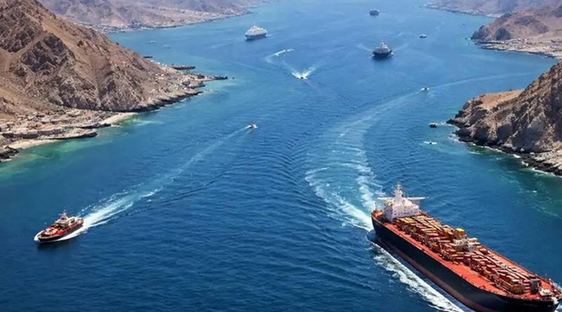 ইরান চাইলেও পুরোপুরি খুলতে পারবে না হরমুজ প্রণালি!