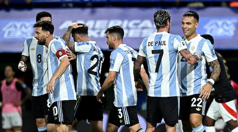 বোমা হামলার হুমকি দেওয়ার অভিযোগ, আর্জেন্টিনার জনপ্রিয় ফুটবলার গ্রেপ্তার