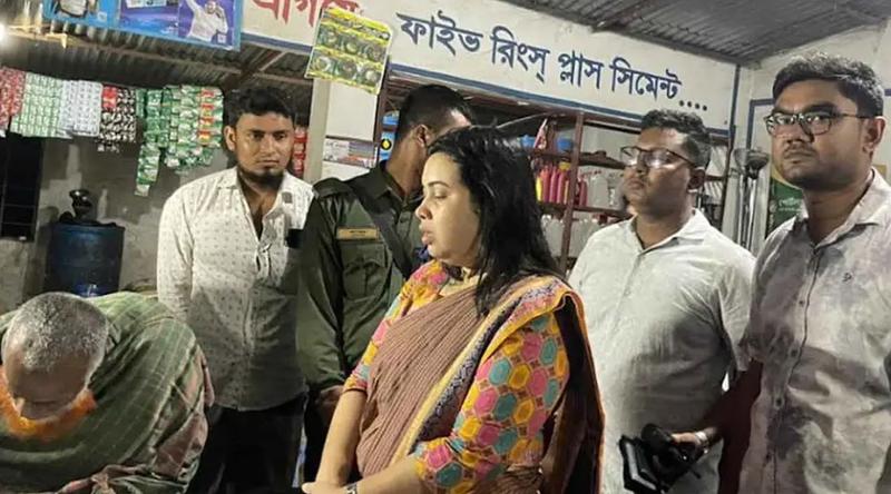 বরিশালে ৩ হাজার লিটার জ্বালানি তেল জব্দ, ২ প্রতিষ্ঠানকে জরিমানা