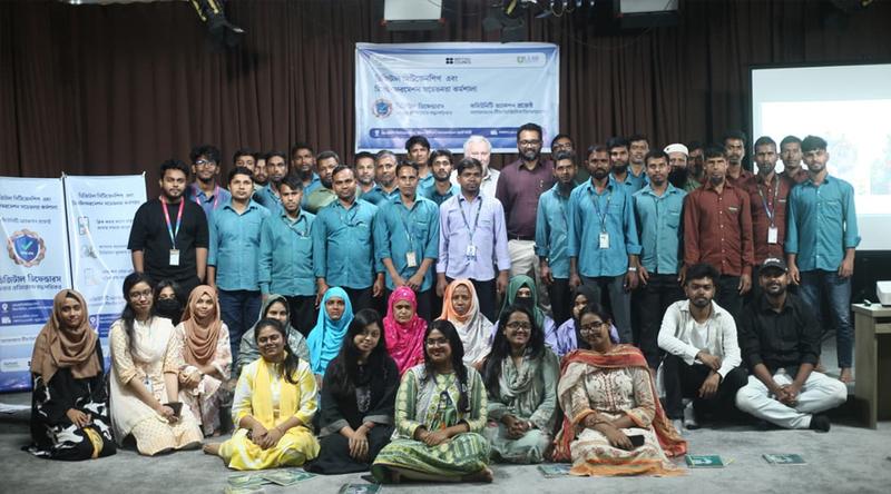 বিশ্ববিদ্যালয়ের সহায়ক কর্মীদের ডিজিটাল নিরাপত্তায় ড্যাফোডিল শিক্ষার্থীদের ব্যতিক্রমী উদ্যোগ