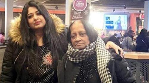 গুরুতর অসুস্থ হয়ে হাসপাতালে ভর্তি চিত্রনায়িকা মৌসুমীর মা