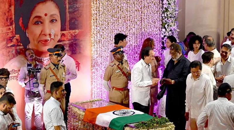 আশা ভোঁসলের শেষ শ্রদ্ধায় তারকাদের ঢল, আবেগে ভাসলো মুম্বাই