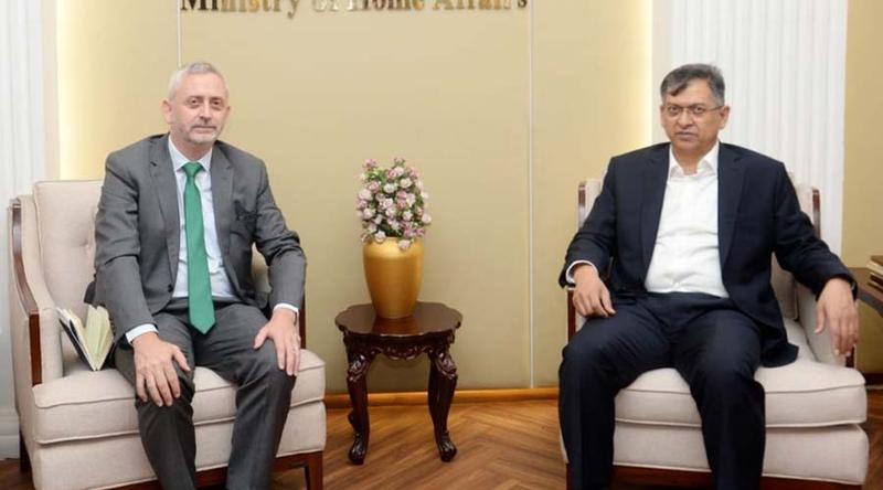 স্বরাষ্ট্রমন্ত্রীর সঙ্গে ইউরোপীয় ইউনিয়নের রাষ্ট্রদূতের সাক্ষাৎ