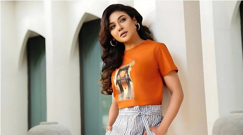 ইদানিং ডিমও খেতে পারছি না, মাছও খেতে পারছি না: জয়া আহসান