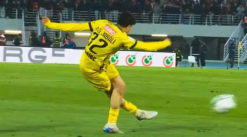 ‘রাবোনা’ শটে চোখধাঁধানো গোল মরক্কোর ডিফেন্ডারের