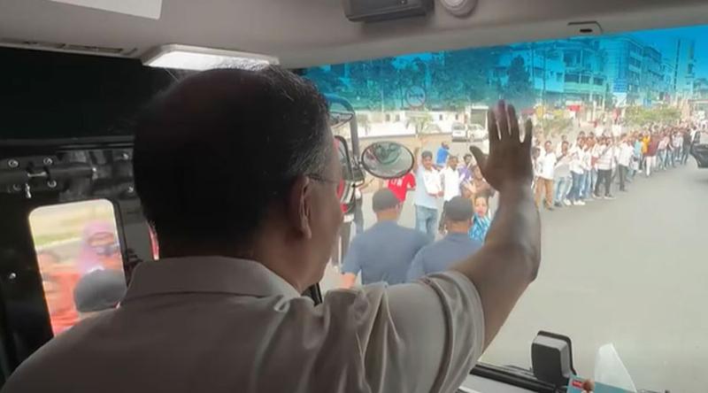 টাঙ্গাইলের পথে প্রধানমন্ত্রী