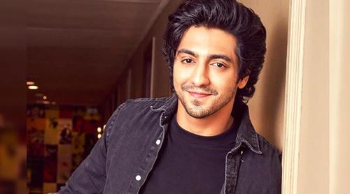 রোমান্টিক ইমেজের পর এবার অ্যাকশন লুকে আহান পান্ডে