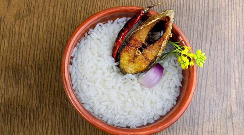 রমনায় এক প্লেট পান্তা-ইলিশ ৬০০ টাকা