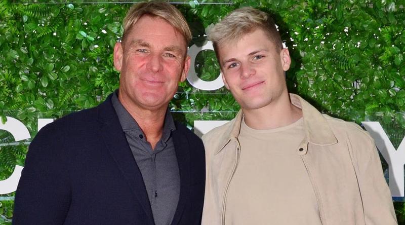 করোনার টিকাই কেড়ে নিল শেন ওয়ার্নকে, দাবি তাঁর ছেলের