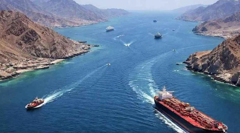 হরমুজ প্রণালি পাড়ি দিয়েছে ইরান সম্পৃক্ত ৪টি জাহাজ!