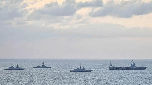 মধ্যপ্রাচ্যে ১৫টি যুদ্ধজাহাজ মোতায়েন করেছে যুক্তরাষ্ট্র